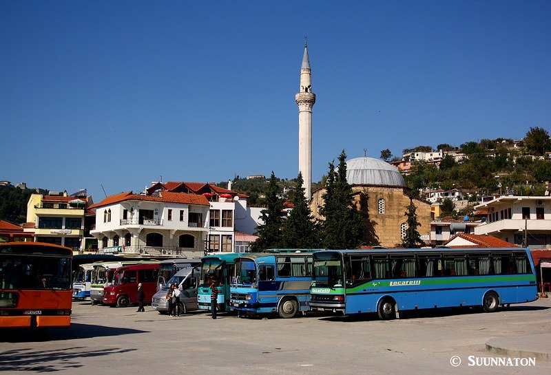 Berat, Albania, linja-autoasema